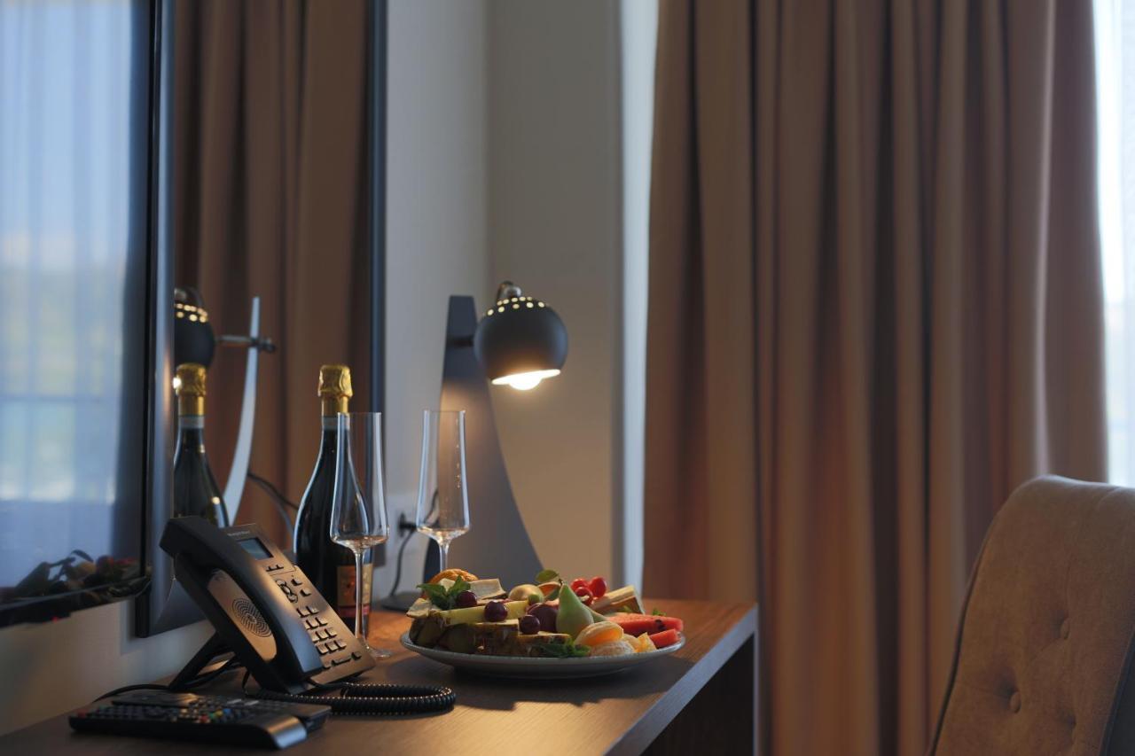 Glorius Hotel فيليس المظهر الخارجي الصورة