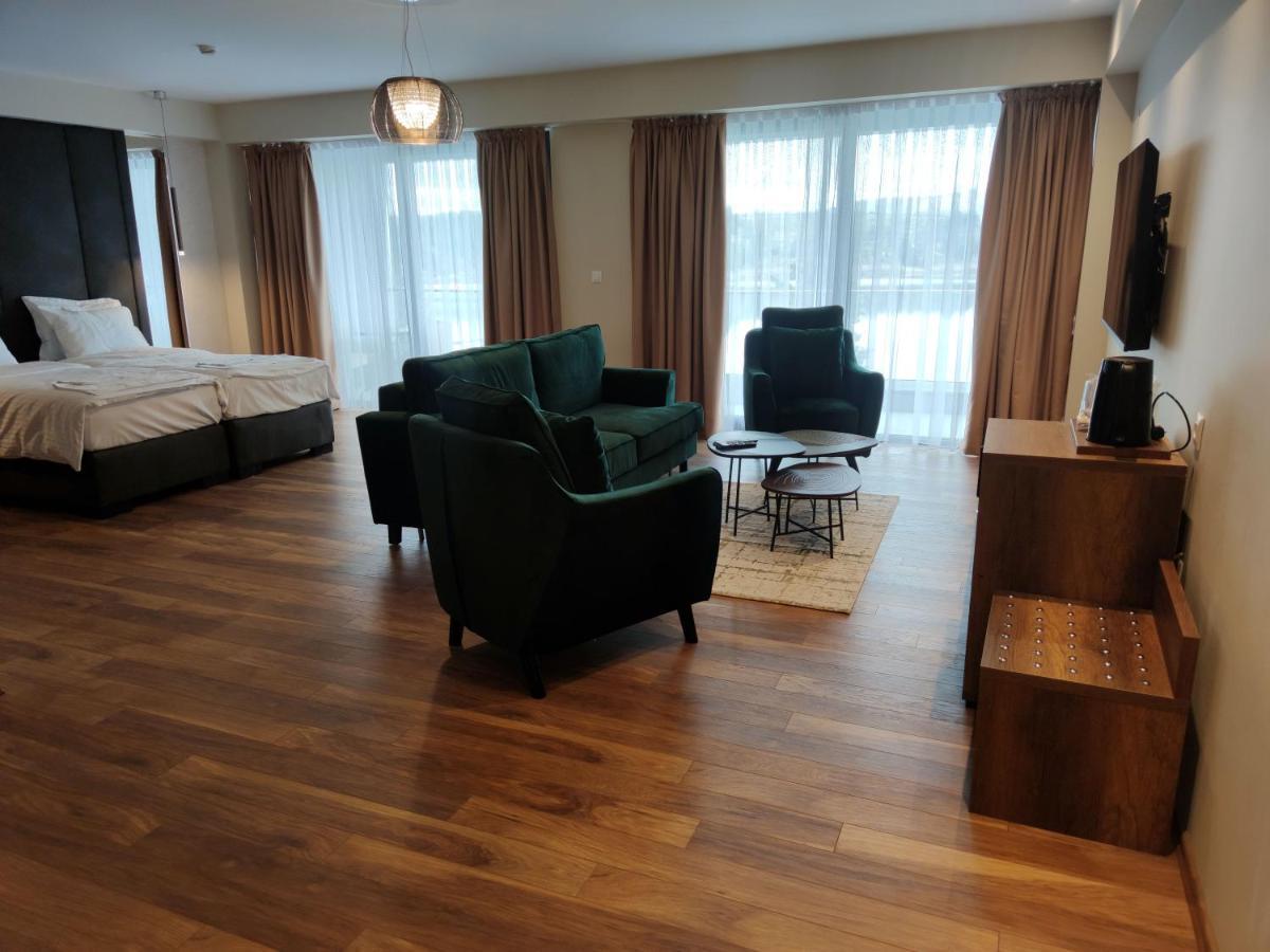 Glorius Hotel فيليس المظهر الخارجي الصورة